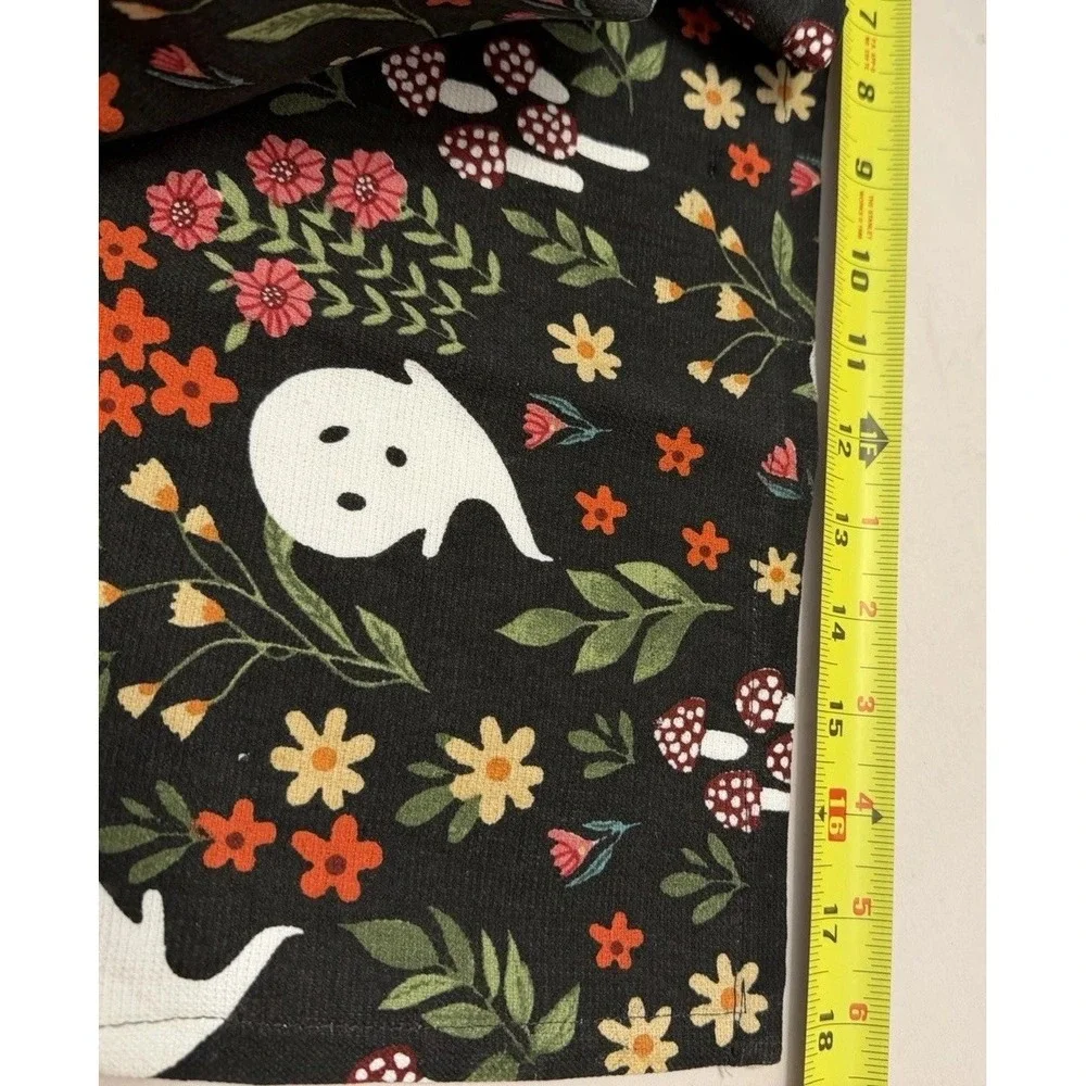 Halloween Tea Towels Set 2 Glow in the Dark NOS Rare Spooky Party Decor NOS NEW